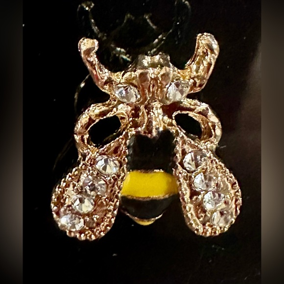 Beautiful bee pierced earrings NWOT - Picture 6 of 10